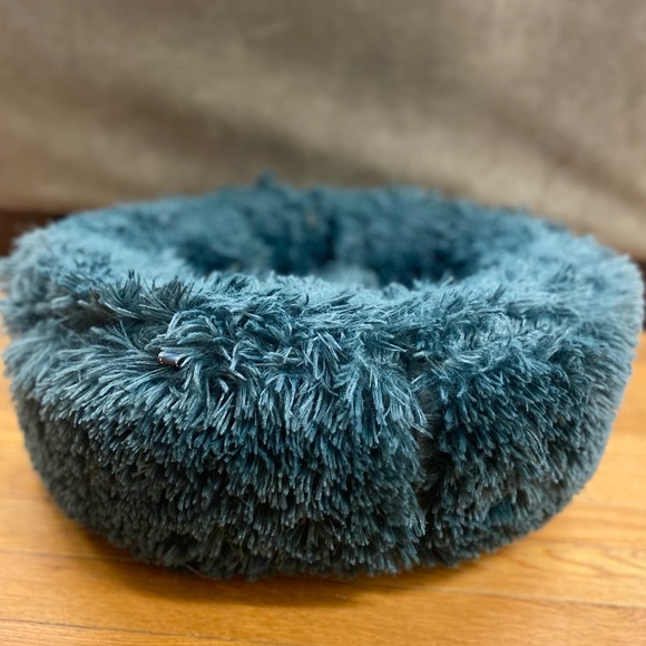 Anxiety Pet Bed - Picture 2 of 2